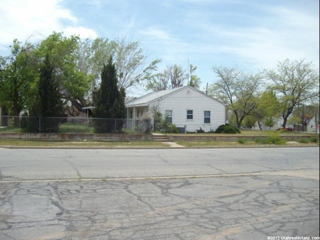 492 N Main St E, Clearfield, UT 84015 — photo 2