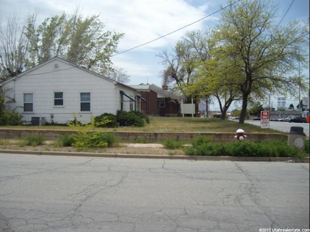492 N Main St E, Clearfield, UT 84015 — photo 3
