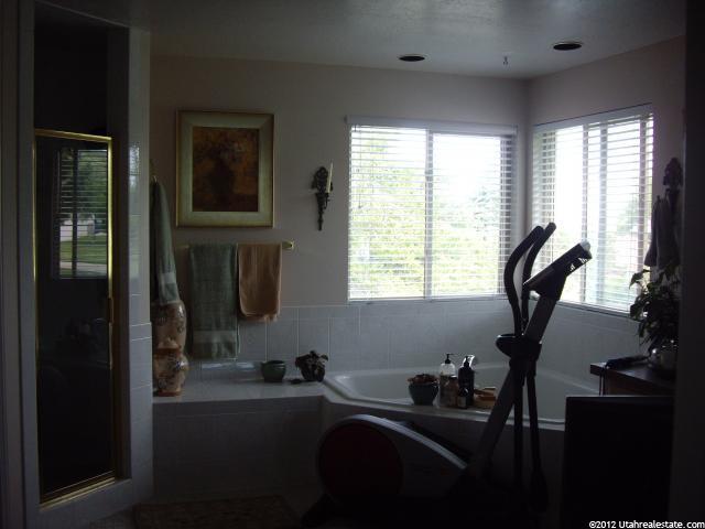 5233 Ridgedale Dr, Ogden, UT 84403 — photo 8