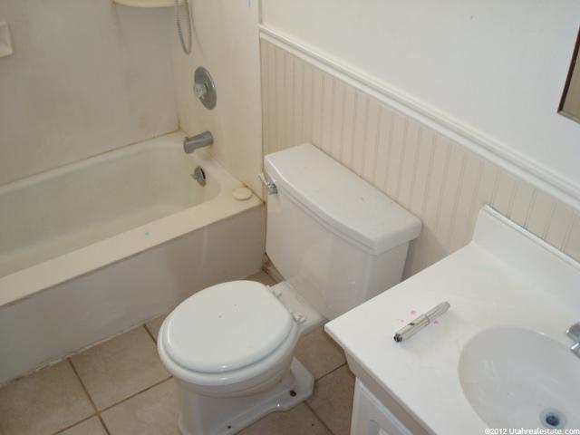 4662 S 2575 W, Roy, UT 84067 — photo 4