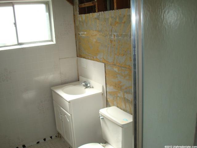 4662 S 2575 W, Roy, UT 84067 — photo 9