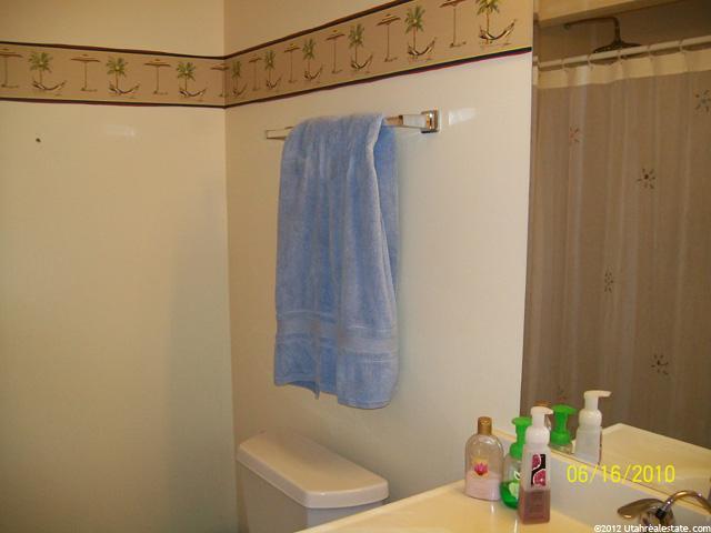572 E 2100 S, Clearfield, UT 84015 — photo 9