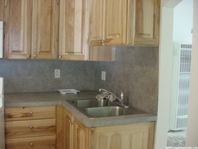 608 S 1000 E, Clearfield, UT 84015 — photo 2
