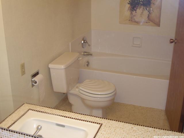 683 E 100 N, Bountiful, UT 84010 — photo 10