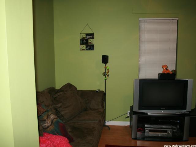 862 S 1000 E, Clearfield, UT 84015 — photo 2