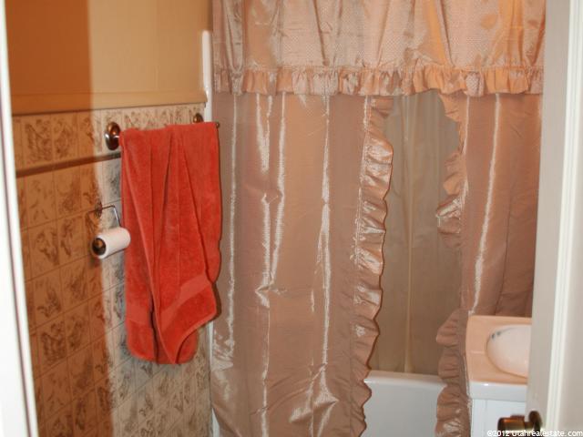 862 S 1000 E, Clearfield, UT 84015 — photo 6
