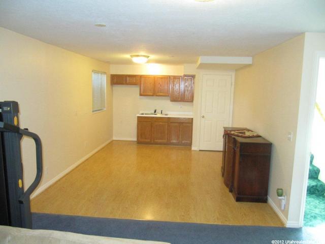 3224 S Plum Tree Ln W, Bountiful, UT 84010 — photo 8