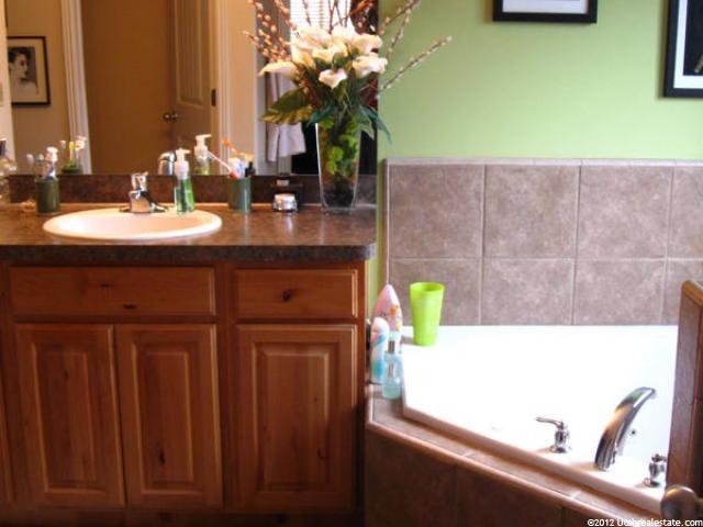 1918 S 2265 W, Syracuse, UT 84075 — photo 9
