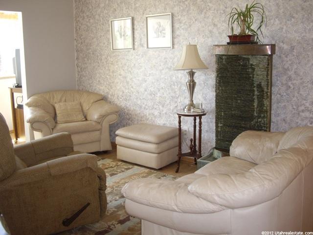 875 S 1650 E #D, Clearfield, UT 84015 — photo 2