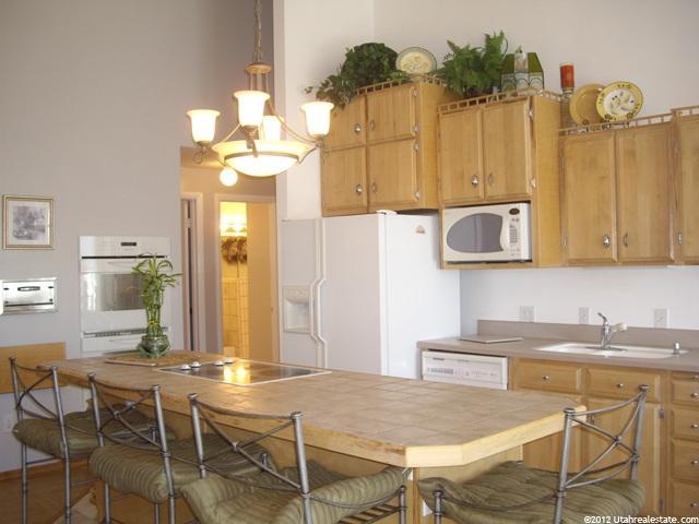 875 S 1650 E #D, Clearfield, UT 84015 — photo 3