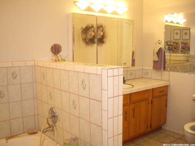 875 S 1650 E #D, Clearfield, UT 84015 — photo 5