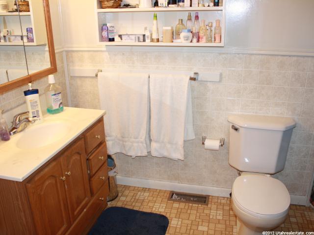 237 N Hawthorne St, Layton, UT 84041 — photo 5