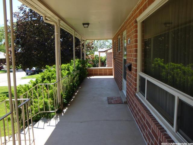 1020 E Sherwood Dr, Ogden, UT 84404 — photo 2