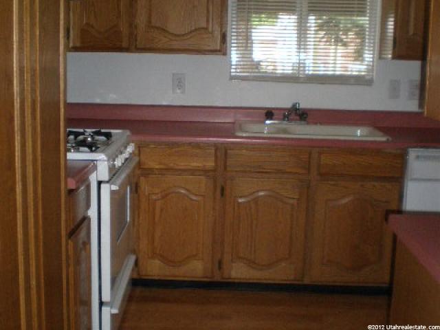 731 E 900 N, Layton, UT 84041 — photo 5
