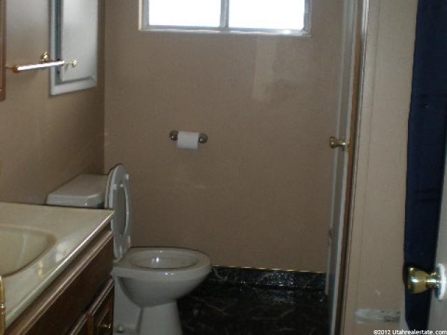 731 E 900 N, Layton, UT 84041 — photo 10