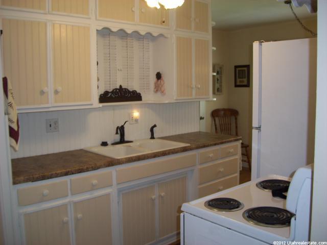 5449 S Knollcrest St E, Murray, UT 84107 — photo 5