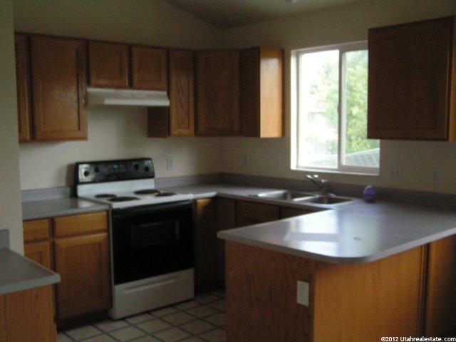 821 W 4200 S, Riverdale, UT 84405 — photo 8