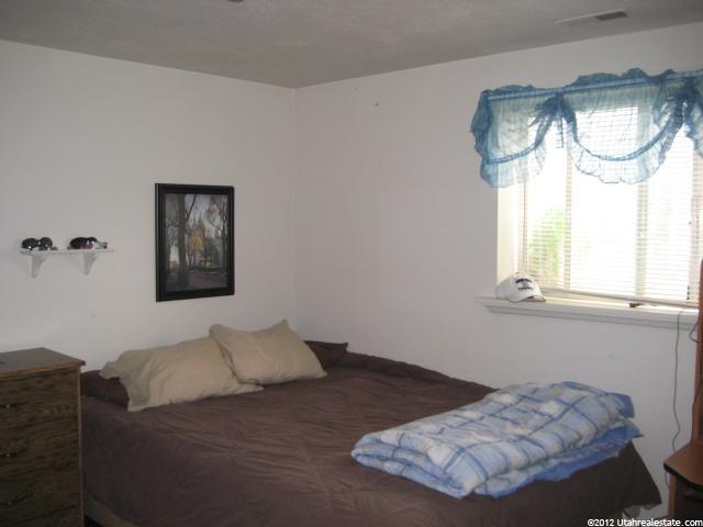 693 W 2400 N, Layton, UT 84040 — photo 12