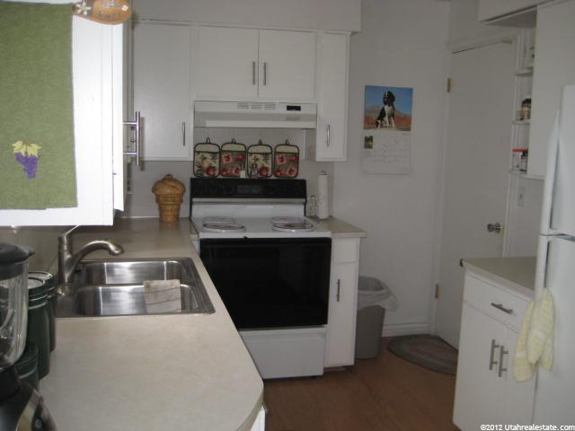 693 W 2400 N, Layton, UT 84040 — photo 4