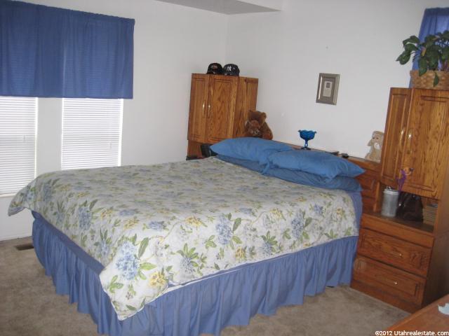 693 W 2400 N, Layton, UT 84040 — photo 8