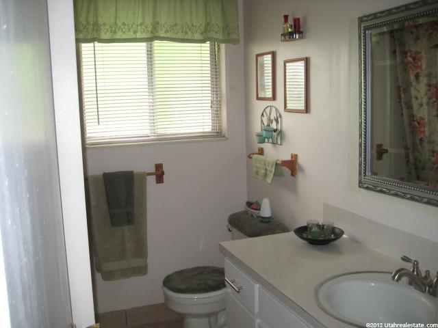 693 W 2400 N, Layton, UT 84040 — photo 10