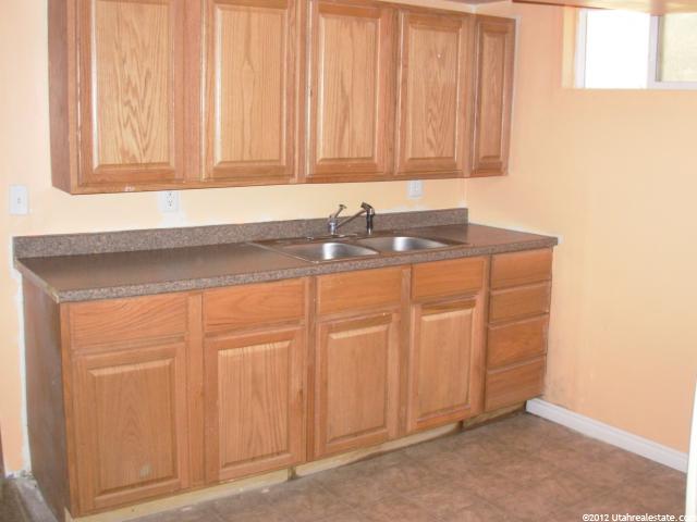 556 E 2nd St, Ogden, UT 84404 — photo 2
