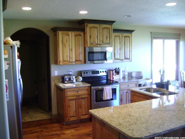 2376 N 2575 W, Farr West, UT 84404 — photo 3