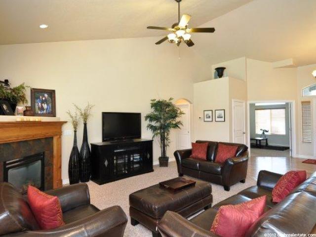 745 S 600 W, Layton, UT 84041 — photo 8