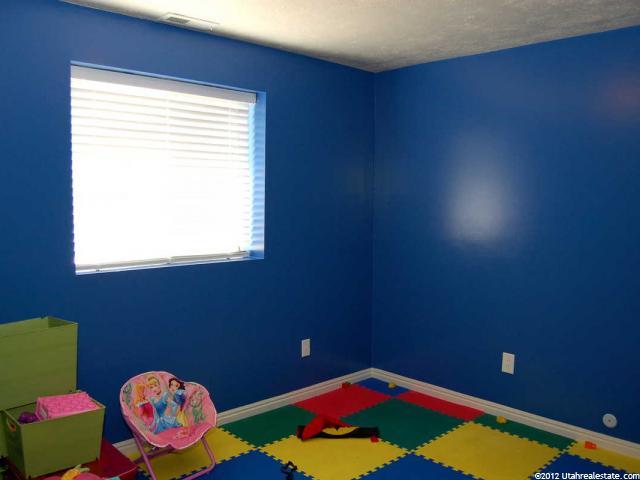 307 S 1050 E, Layton, UT 84041 — photo 4