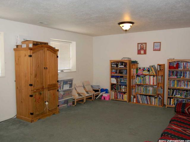 307 S 1050 E, Layton, UT 84041 — photo 8