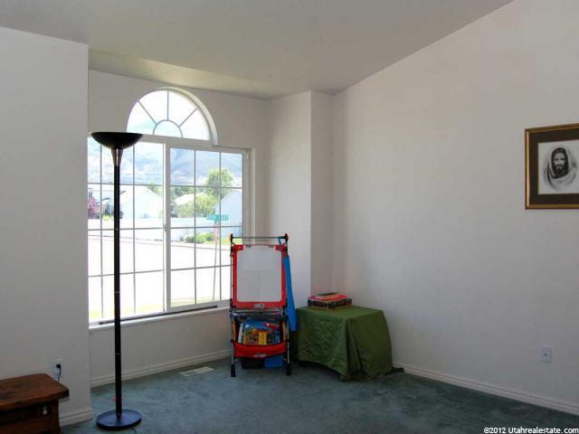 307 S 1050 E, Layton, UT 84041 — photo 9