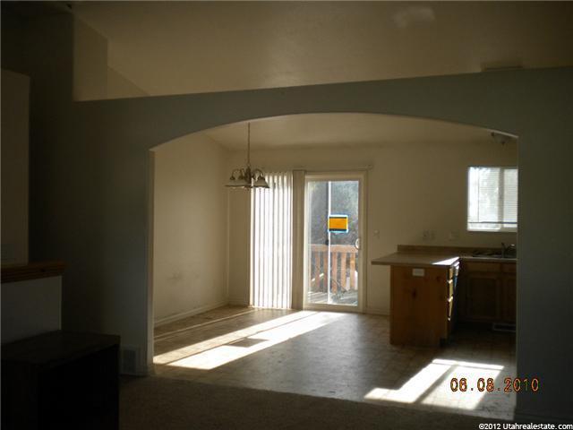 2089 N 550 W, Clinton, UT 84015 — photo 2