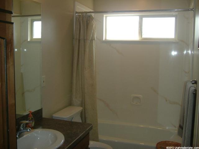 63 E 1900 N, Centerville, UT 84014 — photo 3