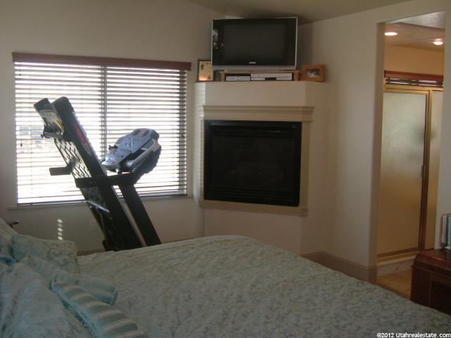 63 E 1900 N, Centerville, UT 84014 — photo 5