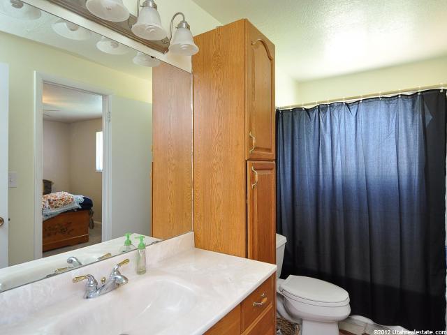 597 W 1225 N, Clinton, UT 84015 — photo 8
