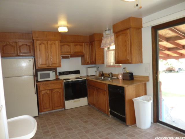 187 W 1025 S, Garland, UT 84312 — photo 2
