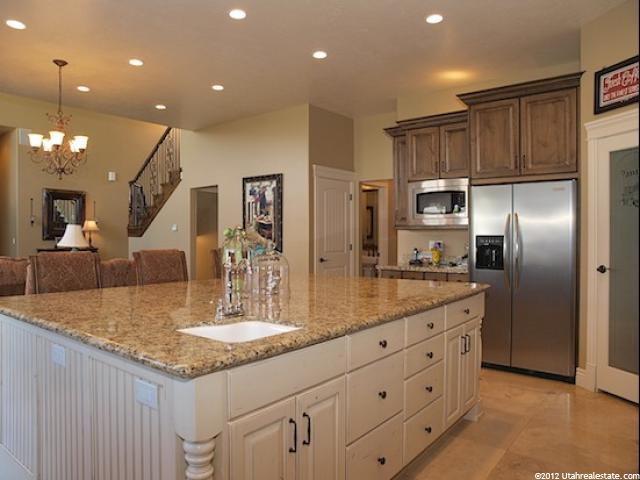 828 W 2075 S, Syracuse, UT 84075 — photo 10