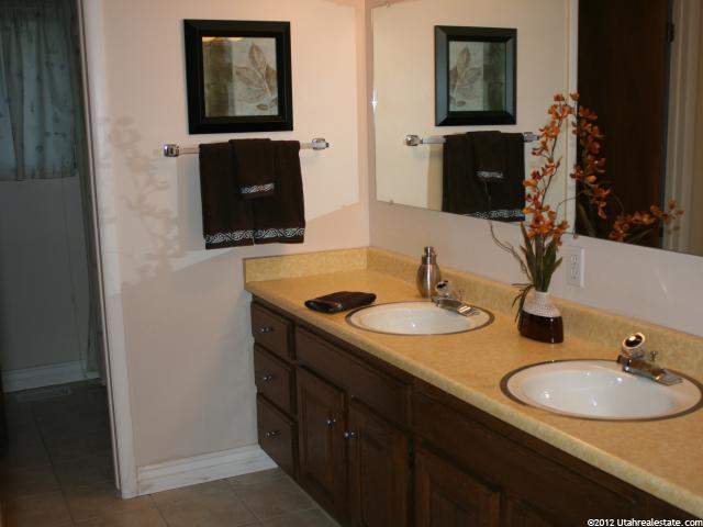 1301 E Indian Trail Cir S, Bountiful, UT 84010 — photo 9