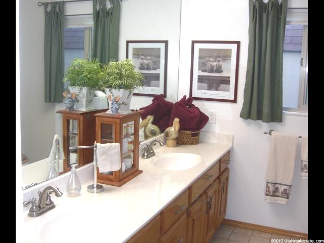 1616 E 1000 N, Layton, UT 84040 — photo 8