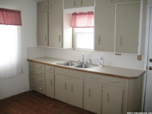 1048 E 2000 N, Vernal, UT 84078 — photo 2