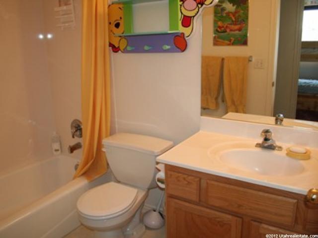 2877 W 2175 N, Clinton, UT 84015 — photo 9
