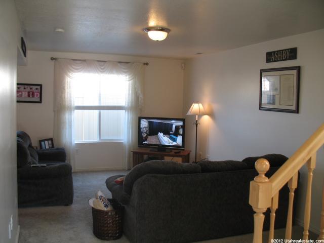 652 W 800 N, Clinton, UT 84015 — photo 5