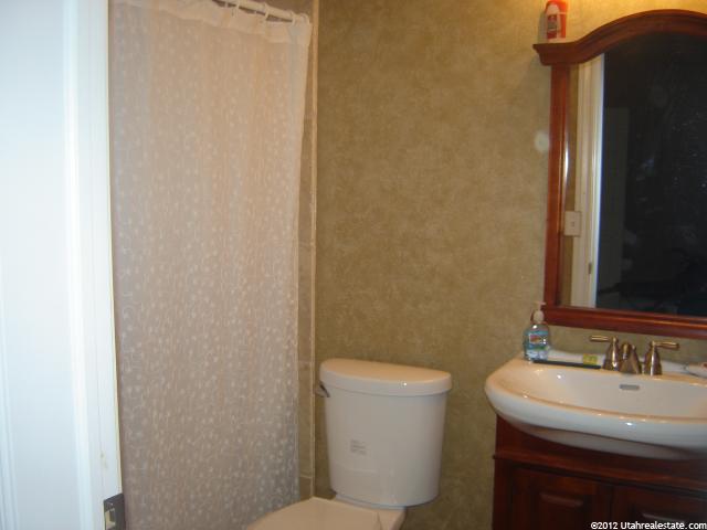 908 N Mountain View Dr, Centerville, UT 84014 — photo 9