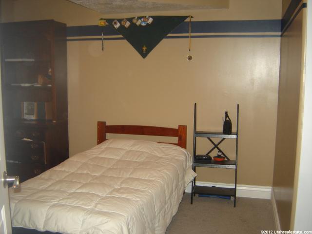 908 N Mountain View Dr, Centerville, UT 84014 — photo 10