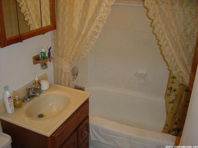 1484 N Sherma Ave, Layton, UT 84041 — photo 4