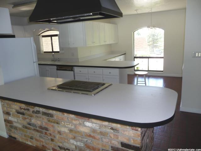 24 Rollingwood Ln, Sandy, UT 84092 — photo 5