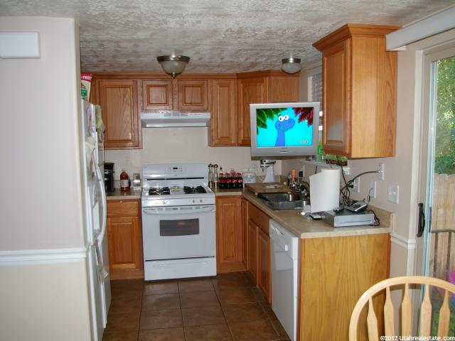8033 S 100 E, Sandy, UT 84070 — photo 7