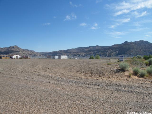 635 Independance Dr, Big Water, UT 84741 — photo 2