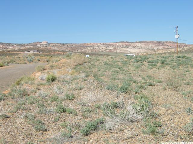 635 Independance Dr, Big Water, UT 84741 — photo 3