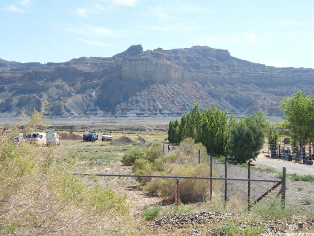 635 Independance Dr, Big Water, UT 84741 — photo 4